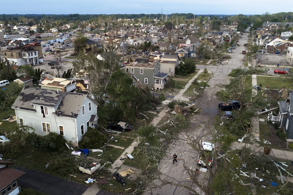 Powerful Tornado Tears Through Wisconsin, Damaging Homes and Businesses, Leaving Thousands Without Electricity