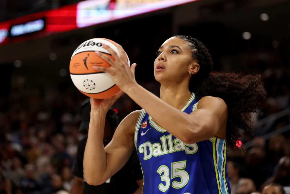 Dallas Wings Rookie Azzi Fudd Makes WNBA History With Record-Tying 3-Point Shootout Victory