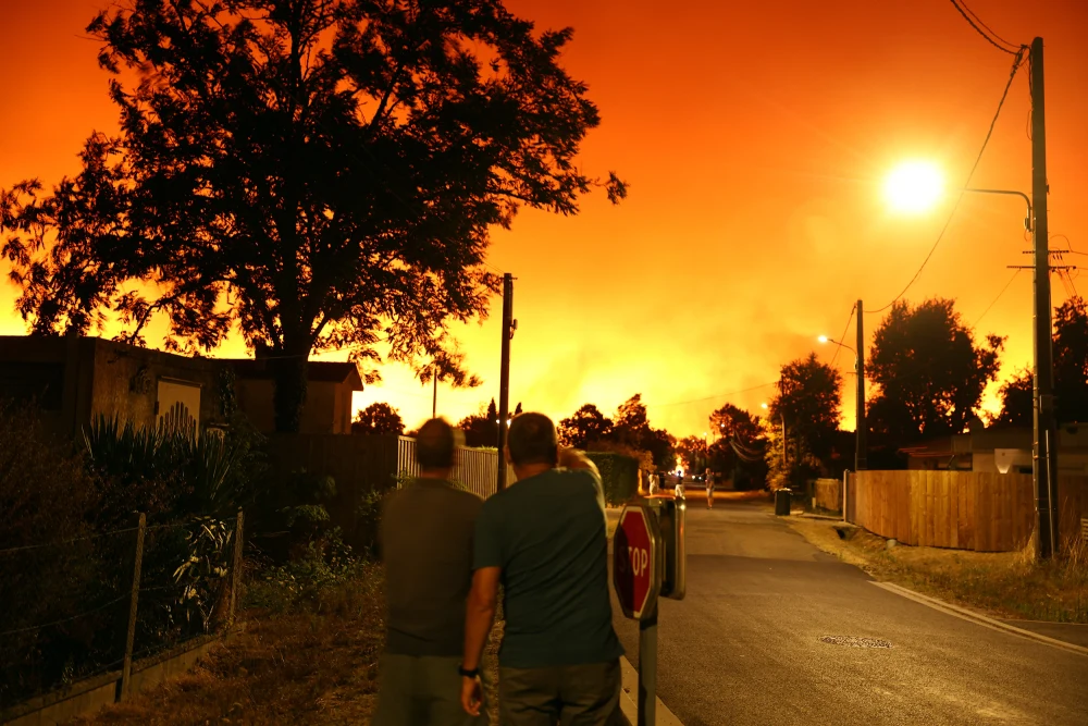 More Than 10,000 Evacuated as Wildfire Sweeps Through Southwestern France Near Popular Tourist Destination